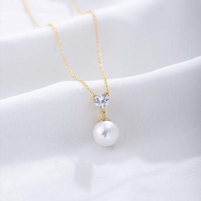 Heart Shaped Zircon Pearl Necklace