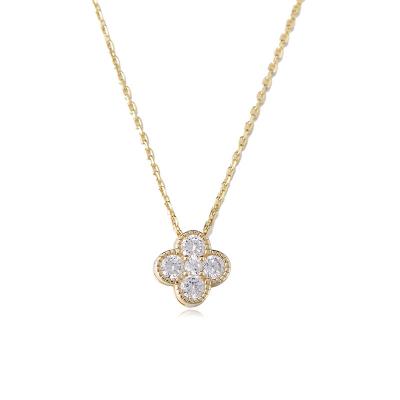 Four leaf clover pendant necklace